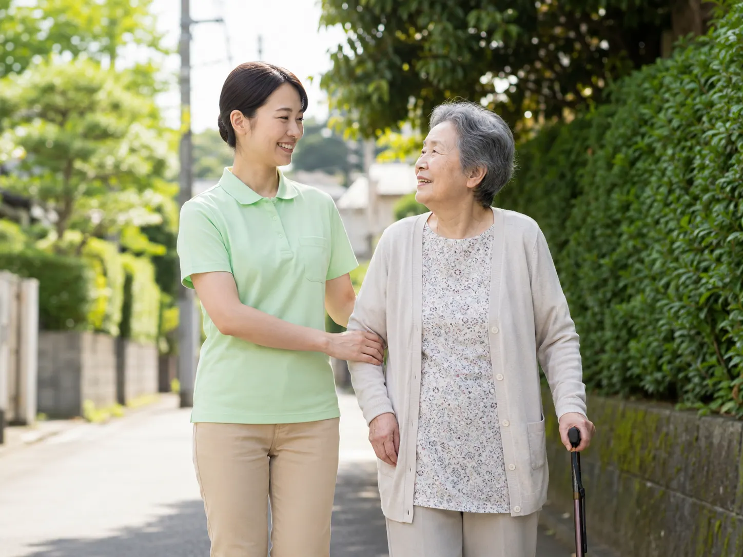 自費介護が必要になるのはいつ?介護保険との使い分けポイントのイメージ